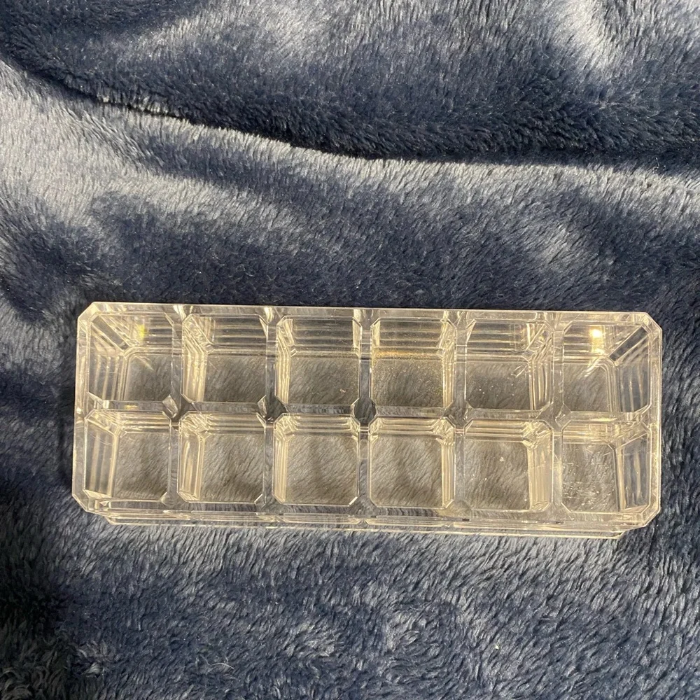 Acrylic lipstick holder